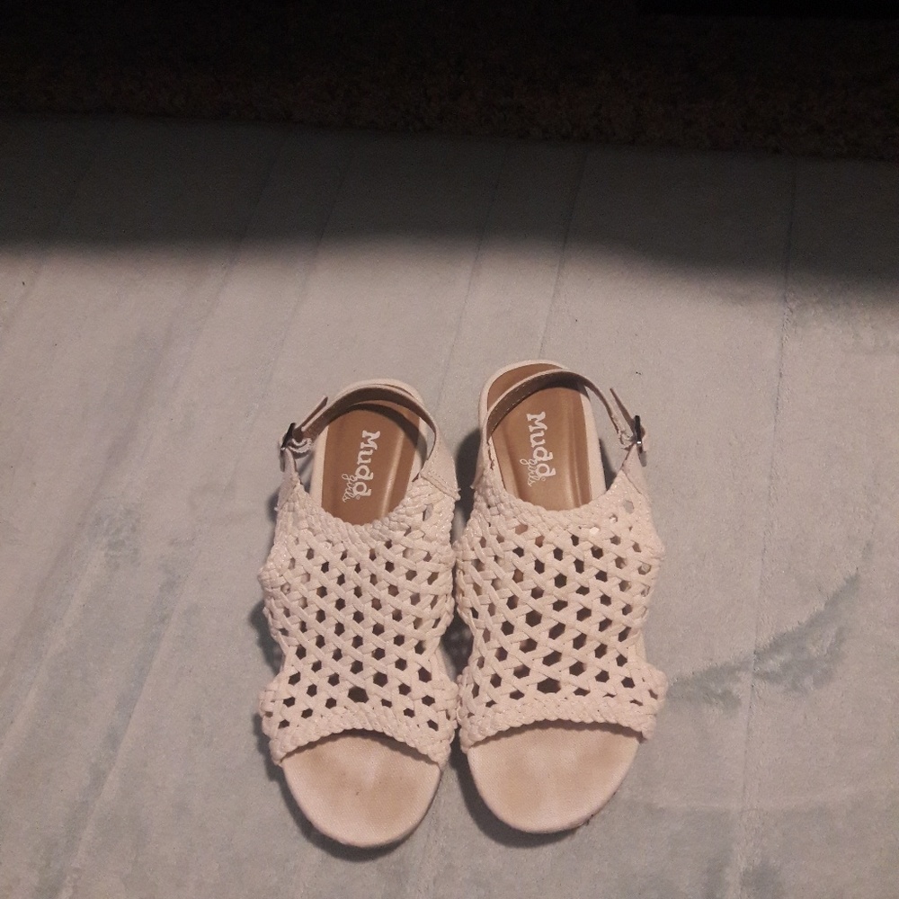Girls white mudd wedges